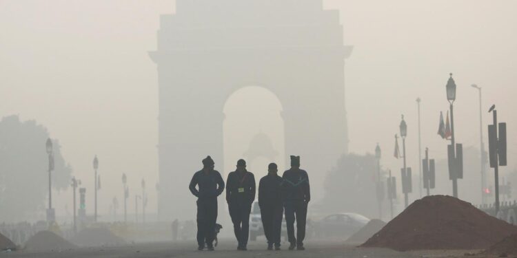 IMD Issues Cold Wave, Dense Fog Warning; Minimum Temp To Drop The In Delhi From This Day